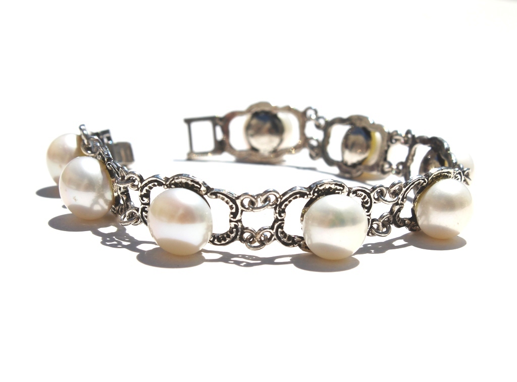 Perlas naturales en pulsera